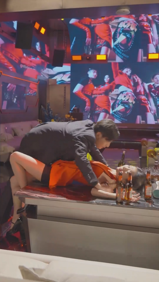 破產(chǎn)后我被前任纏上了