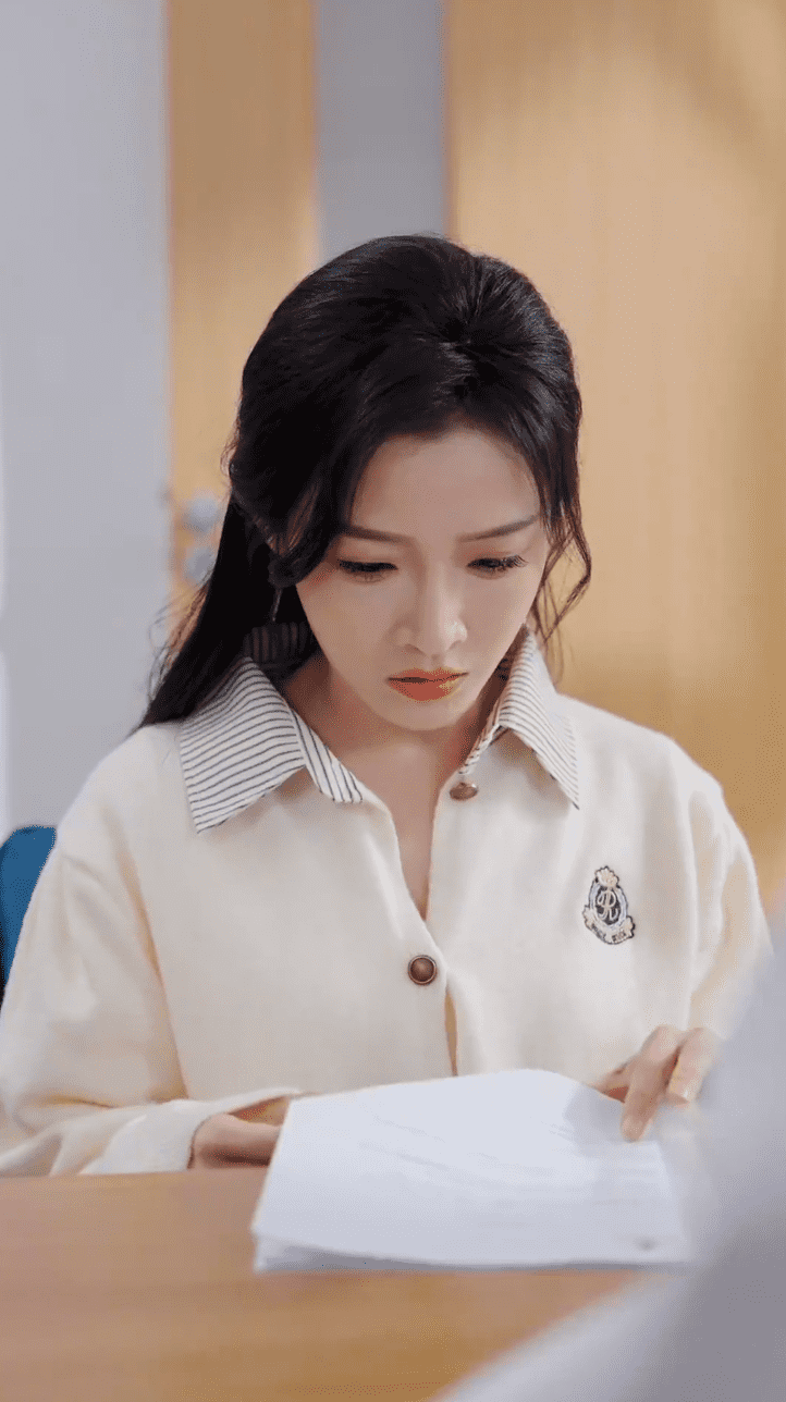 離婚后，陸總舔狗上身幫我提鞋